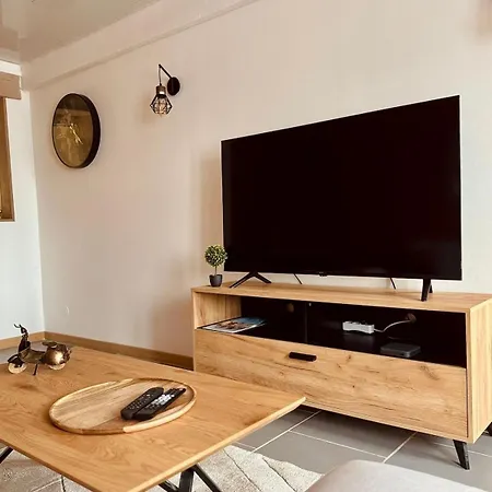 Holiday home Cocon Douillet Avec Jacuzzi Rimogne