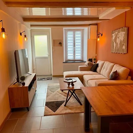 Cocon Douillet Avec Jacuzzi Holiday home Rimogne