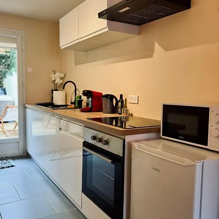 Holiday home Cocon Douillet Avec Jacuzzi Rimogne