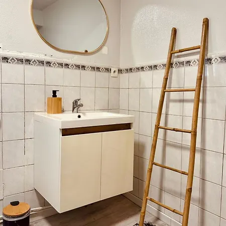 Holiday home Cocon Douillet Avec Jacuzzi *
